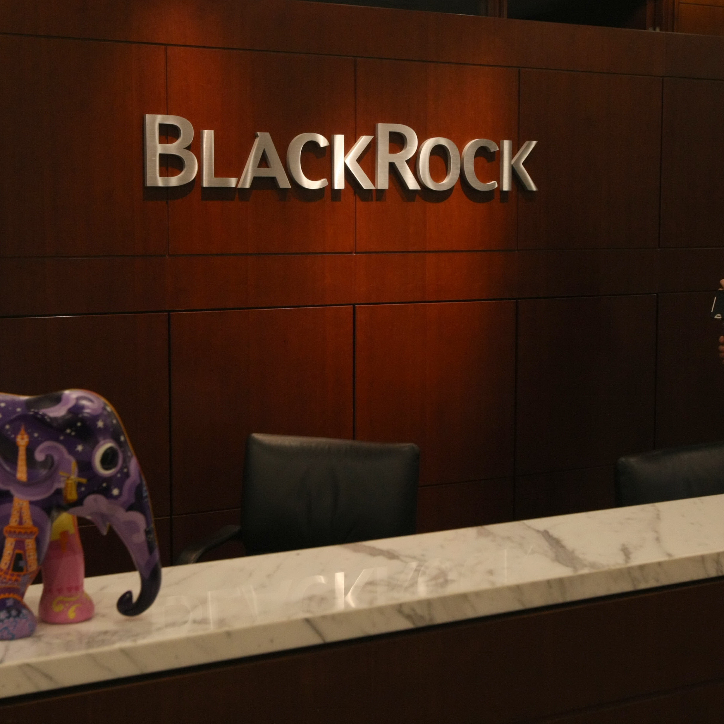 貝萊德推新ETF 電腦大數據選股- EJ Tech