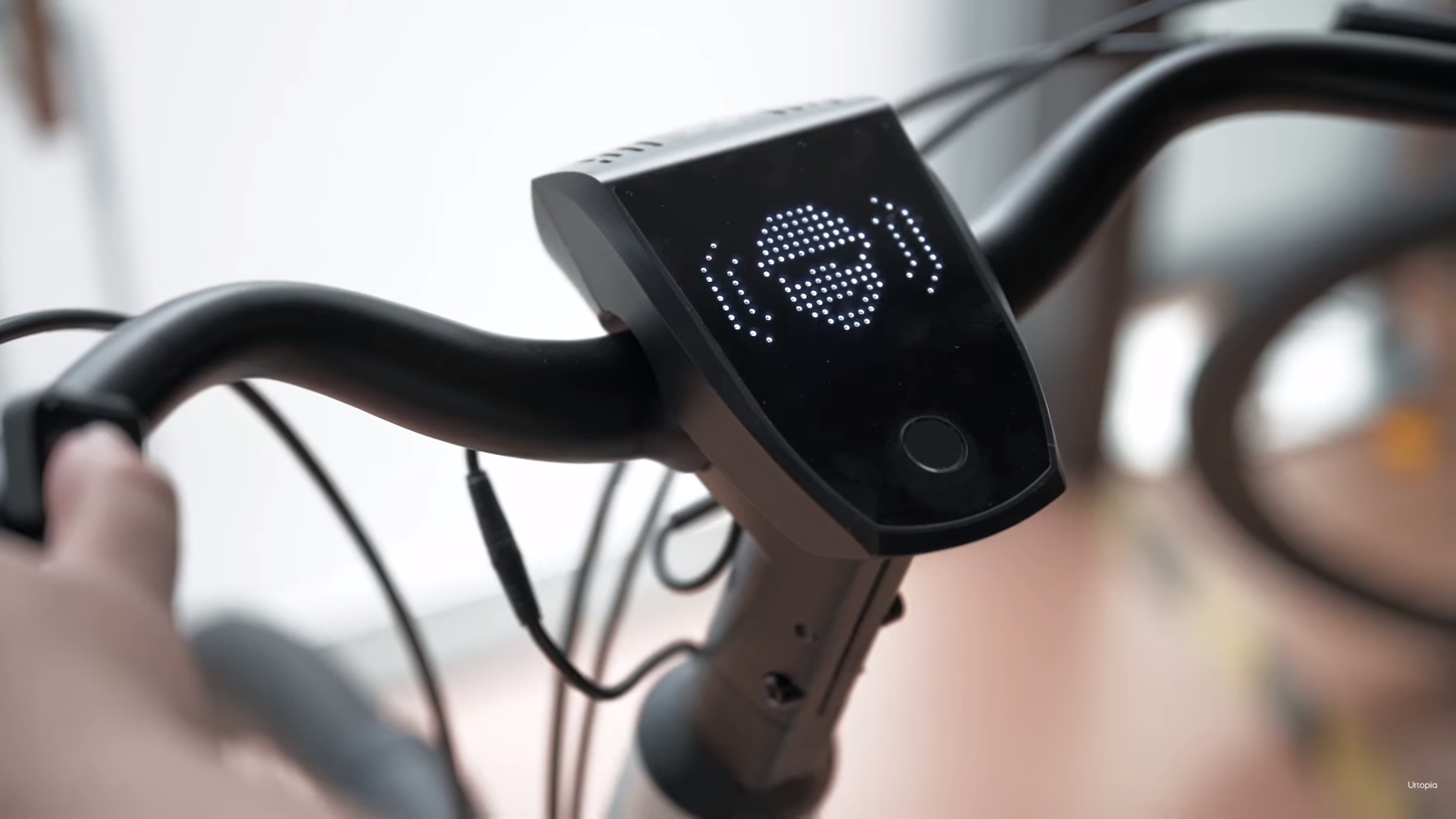 全球首款電動單車 內置ChatGPT聊天 - EJ Tech